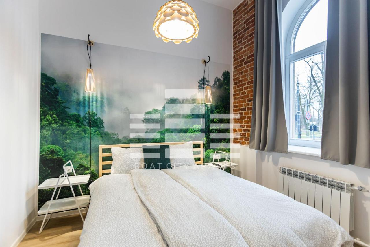 Boat City Aparts - Dworzec Lodz Fabryczna Bagian luar foto