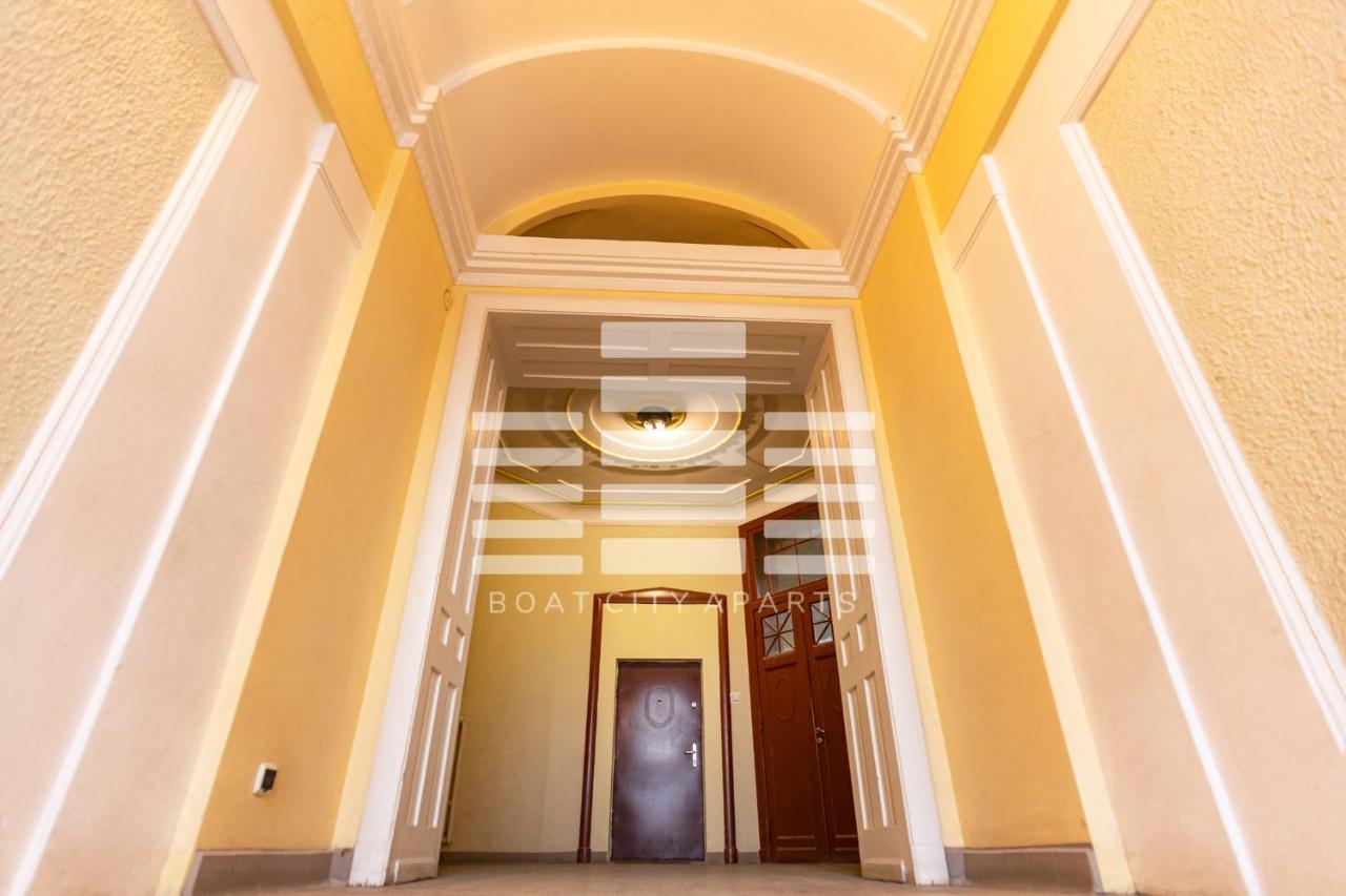 Boat City Aparts - Dworzec Lodz Fabryczna Bagian luar foto